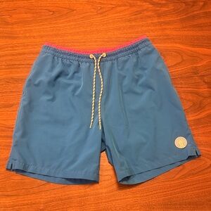 Men's Chubbies Swim Trunks 7" Inseem Size Large Blue and Pink